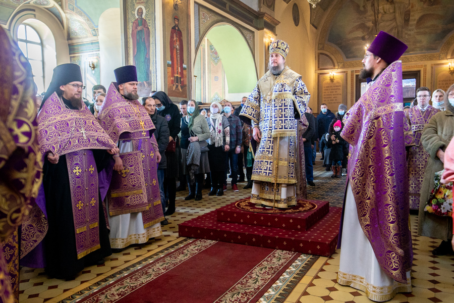 Расписание в храме энгельс. Епископ Пахомий Покровский. Епископ Пахомий Энгельс. Покровская епархия Энгельс.